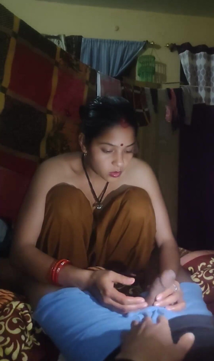 sashaa: Indiancă bhabhi de la țară futută noaptea în perioadele ei