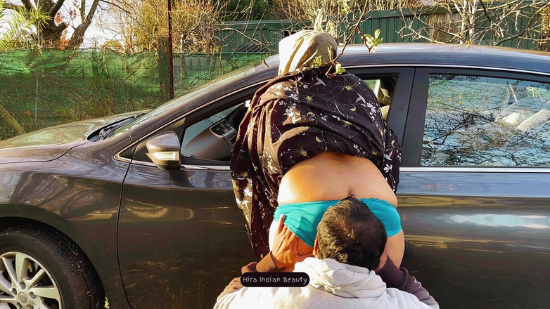 Hot 365 Entertainments: Hijab milf ao ar livre carro romance - beijo anal, rosto...
