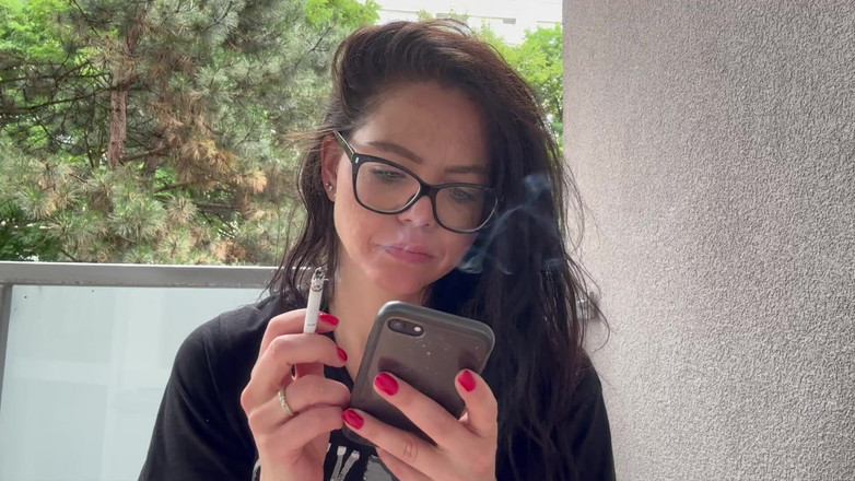 Shione Cooper: Kouření, když vám odpovím zde