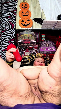 King Tut Fucks Her Pussy Rough