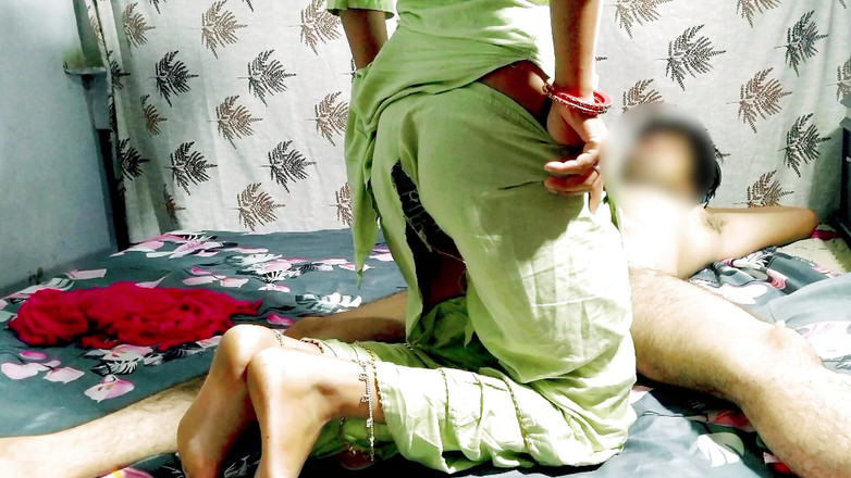 Rakul008: Švagrová vzala švagrův penis do, pak si sedla na penis a...