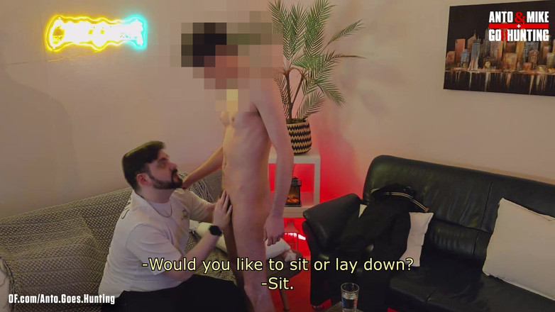 AntoGoesHunting: O studentă heterosexuală vrea să se întoarcă și încearcă să se fută cu...