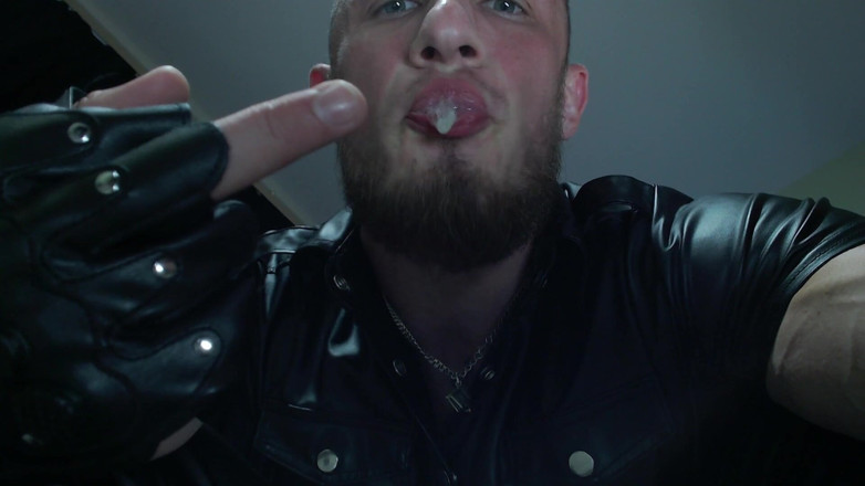 Hunky time: Sir in Leather Gear, Domination, Spitting,
