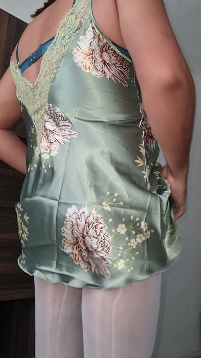 Sexy shinny clothes: Sexy Silk Nightgown, a Little Pleasure Without Hands Before Going...