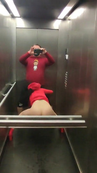 Zeer risicovolle seks in een lift met hete buurvrouw Dada Deville
