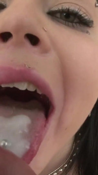 POV Sex oralny twarz jebanie z cumshoot w moich ustach