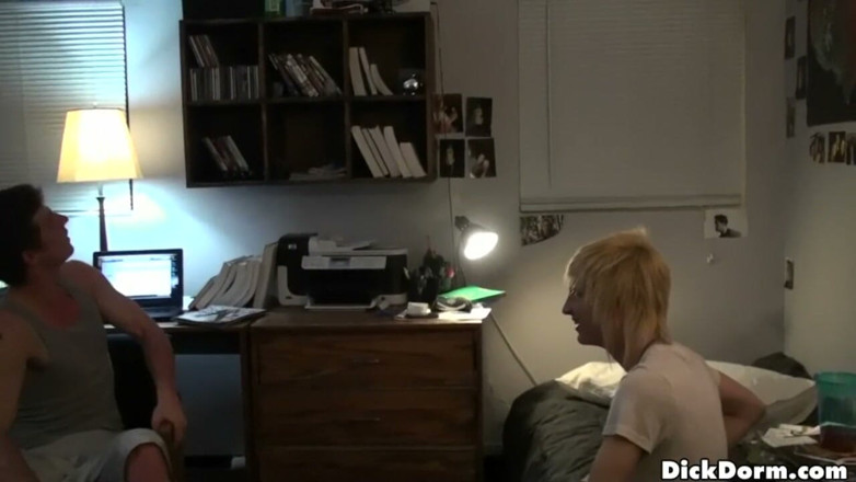Reality Dudes: Reality Dudes - Robert Makes Bjs Orgasm as They Dare Roommates...