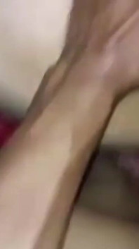 Tante seksi india ini dientot habis-habisan sampai meringis keenakan!