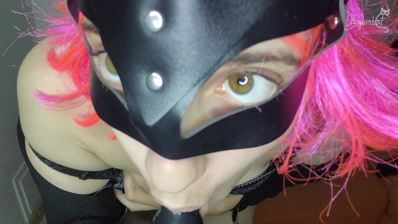 BigBoobCat: Solo-spaß mit meiner großen natürlichen titten und meiner geheimen muschimaske