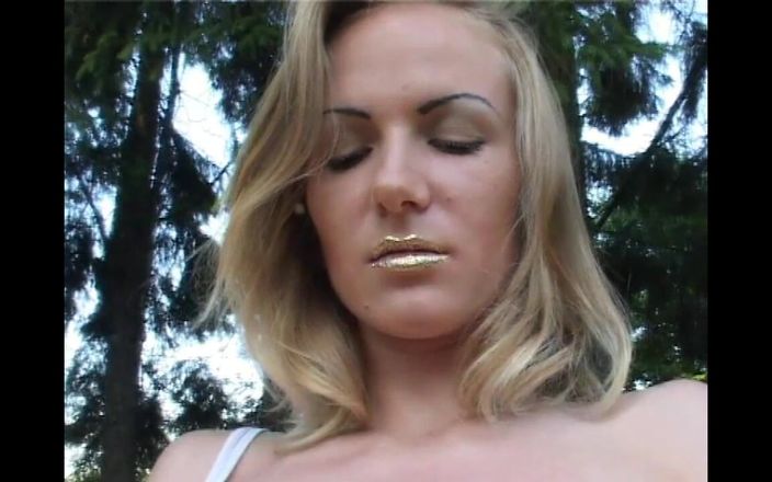 Forte Porno: Hermosa flaca milf con pequeñas tetas follada por el culo...