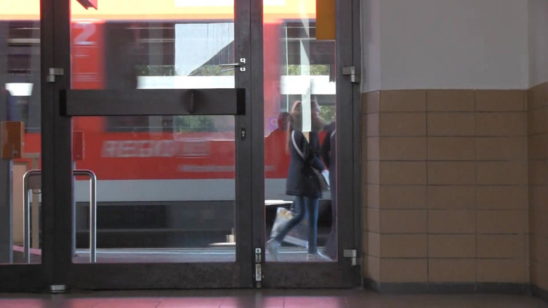 Popp Sylvie: Sexo na estação de trem