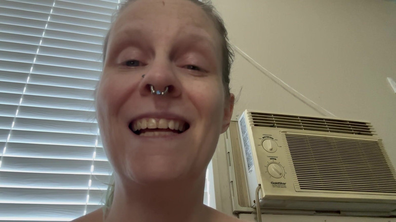 Hot potato girl: 내 엉덩이에 내 새로운 해적 Flogger를 시도