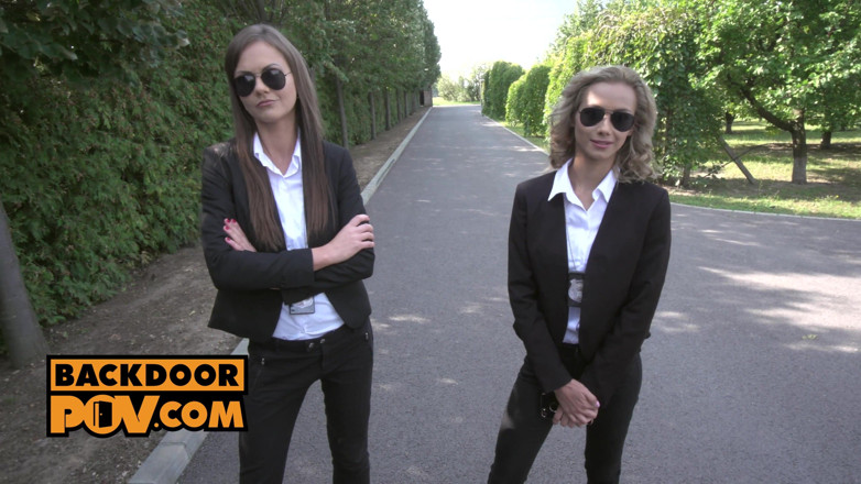 BackdoorPOV: Pov - seks threesome bareng polisi bareng si cewek sange tina...