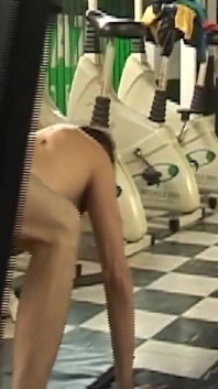 Dominantní tátové se nechávají uvolnit a navzájem se tvrdě berou v no-limit hookup