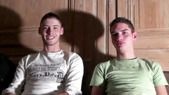 Gaybareback: Schwules pornoshooting für Teddy und Max