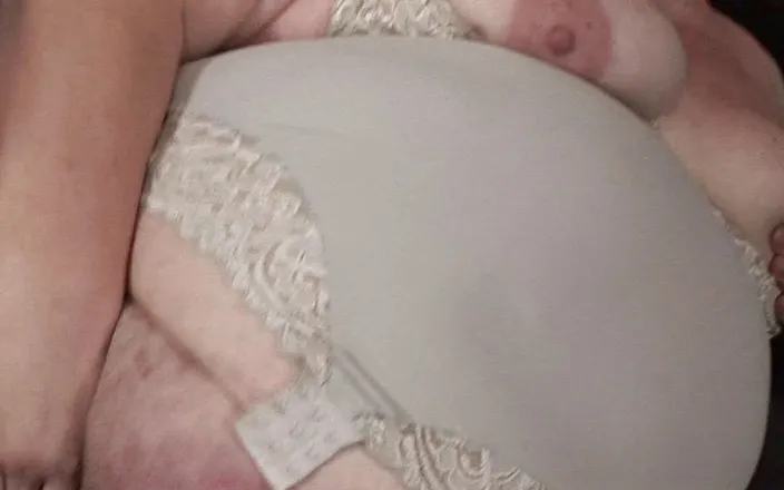 Time To Jerk Off: Baculatá zralá MILFka bušila tvrdě zezadu