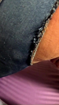 Džíny bez rozkroku pov překvapení. Jízda, dvojitý creampie a lízání mrdky