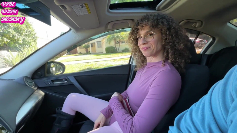 VibeWithMommy: 80's Stepmom Roadside Sex