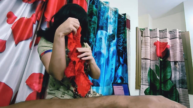 Bolly Karma: Prsatá MILF manželství s výhodami