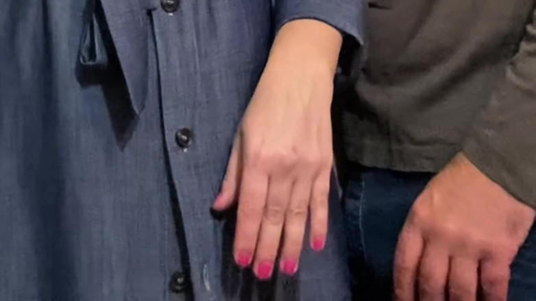 PriyaNaavya: Oh mon dieu !! La main d’un inconnu sous ma robe...