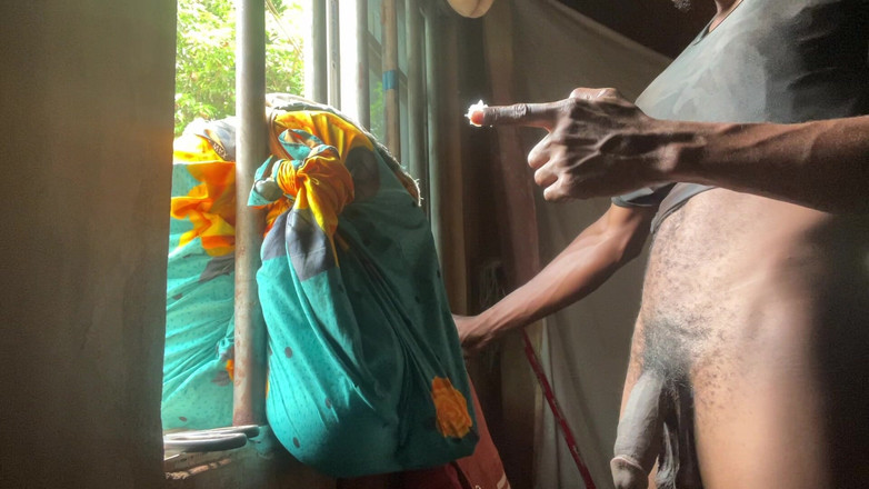 Bangcum8: मैंने हॉट बड़ी रंडी के कपड़ों पर चुदाई की जब मेरे लंड से वीर्य निकलता है तो वह लोडम होता है