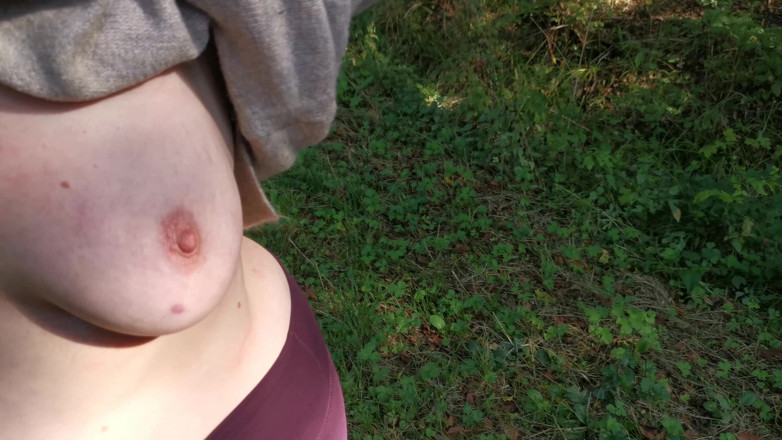 Bouncy Tits Action: Las tetas más duras
