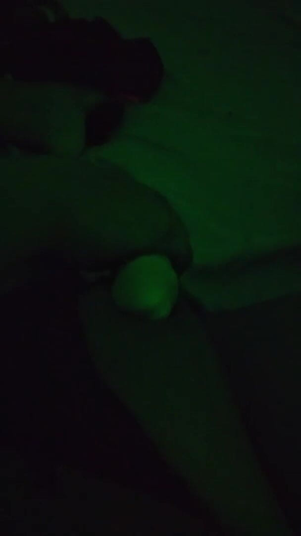 Ninazx: Mi primer video de masturbación en luz verde