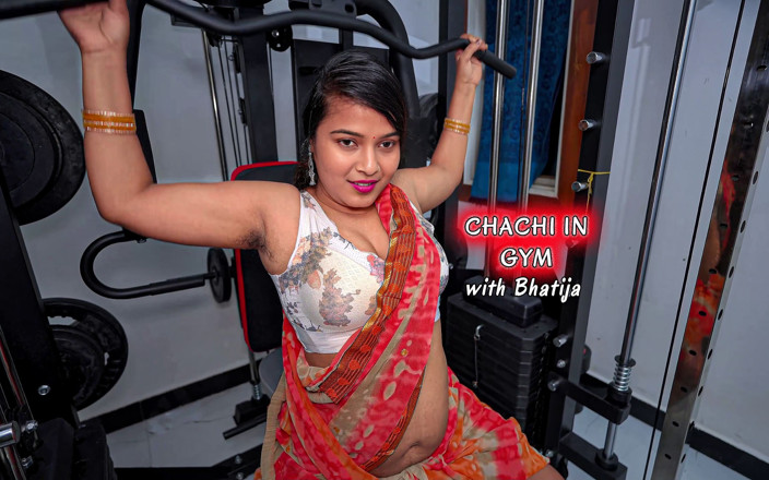 pinki_cute: Desi Chachi Workout in Gym with Saree