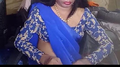 Sindy tg: Indischer transvestã¤nder in blauer sari