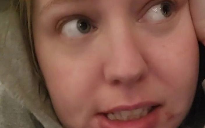 KinkyKatie: Eu odeio cancelar, mas princesa se sente completamente horrível hoje à...