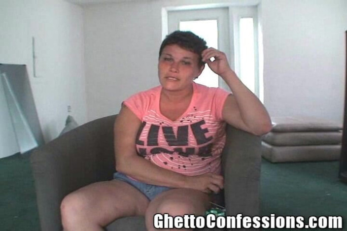 Ghetto Confessions: 巨大的奶子lezbo发街妓女对着我的鸡巴！