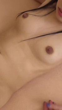 Gordo cara profundo arbusto e boca de uma gata japonesa em posições diferentes