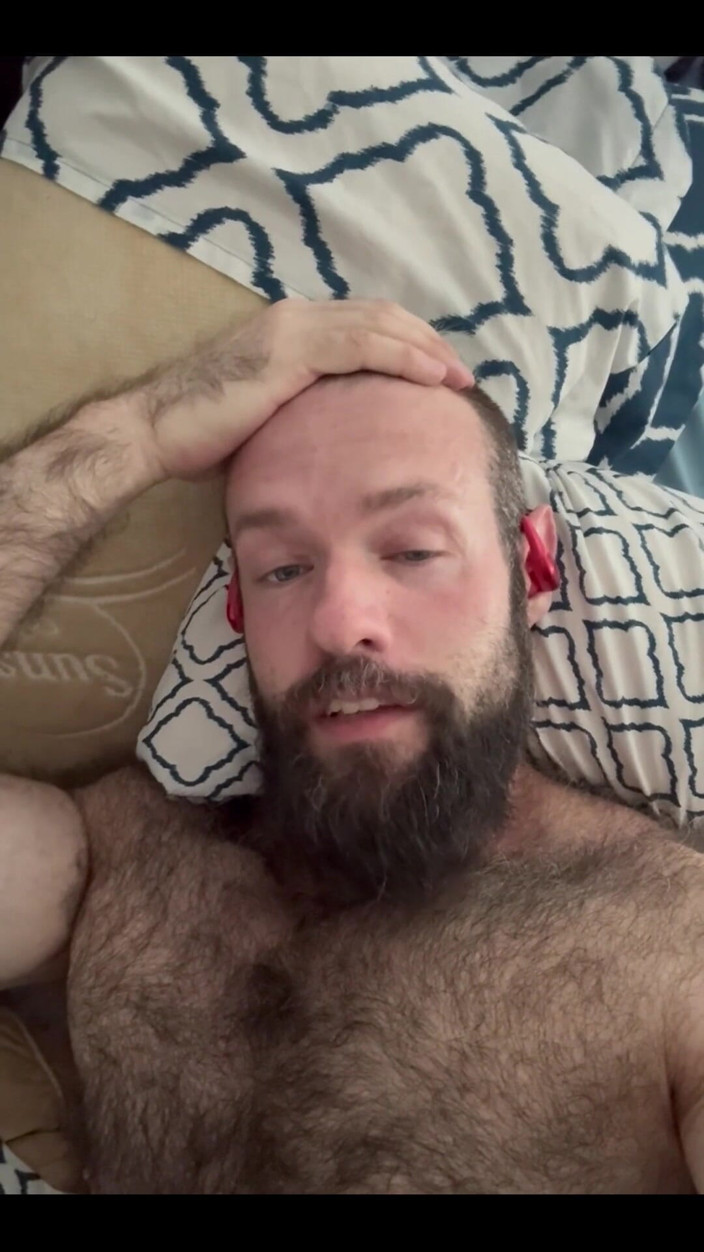 BeefyCanuck: Heya! Kênh Cập nhật cho Pride Tháng!