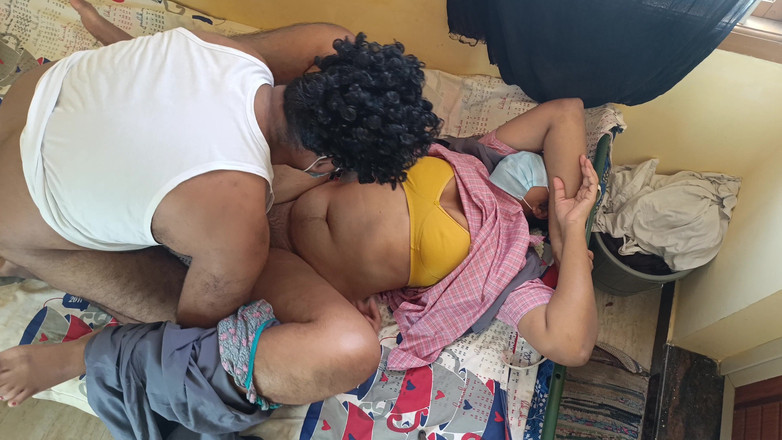 Pushpa studio: Studentă sexy și drăguță