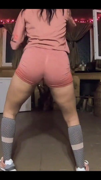 Orta yaşlı seksi kadın super bowl dans yarışması