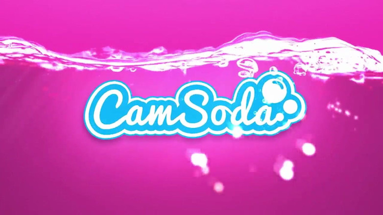 CamSoda: セクシーなミルフ・ラティーナのデイジー・マリーがお気に入りのおもちゃのために脚を広げる