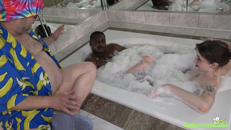TadpolexStudio: Sunny Daze's Sugar Daddy dostaje ją BBC