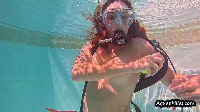 MYA Pleasure: Scuba matrigna muscolare flessibile