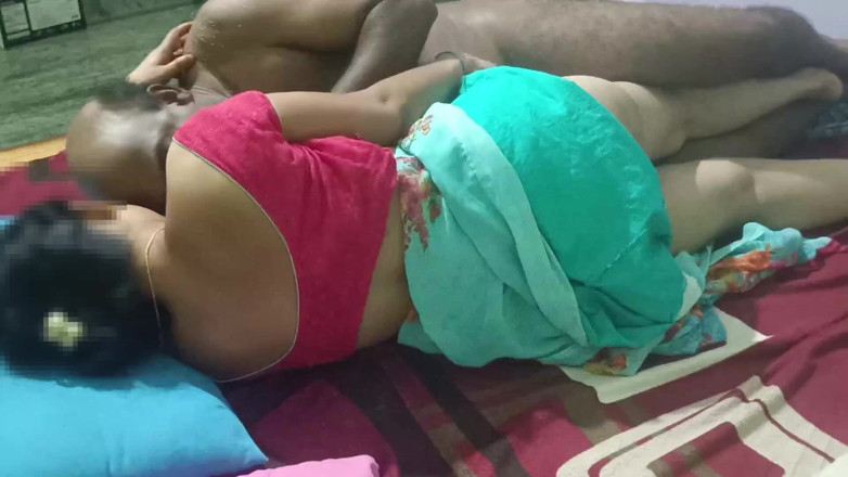 Sexy sindu: Cô vợ Ấn Độ Sindu Bhabhi được liếm âm hộ thổi kèn