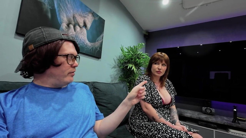 Nerd Pervert: Jess Batty - 거유 거유