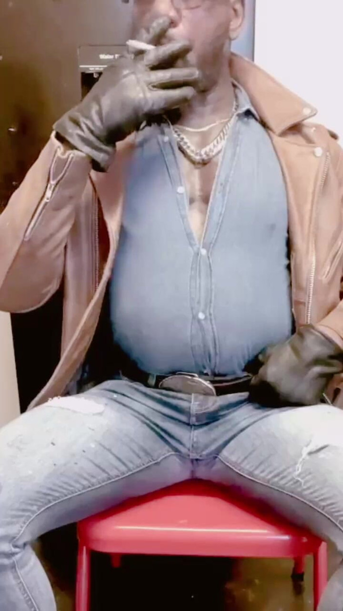 Black mature kinky muscle: Black Denim Smoke Titplay &amp; Wank