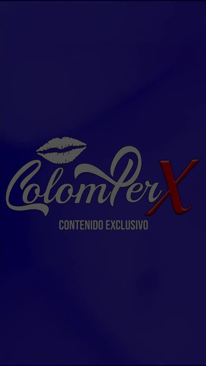 ColomPerx: Latina milf se masturba mientras se ducha