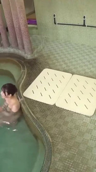 Afrodisíaca água quente da primavera aquece o corpo até que a contenção desmorone completamente parte 3