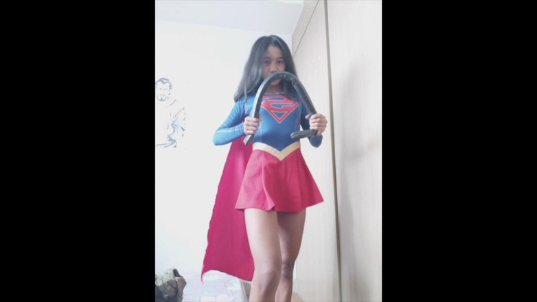 creamberryfairy: Cosplay süper kız dildoya biniyor