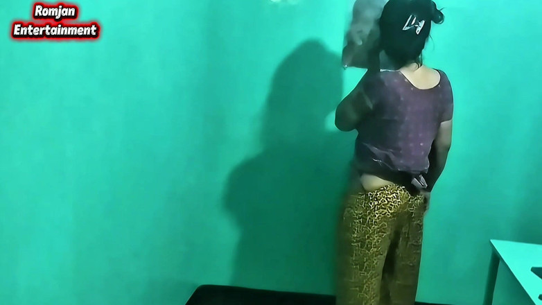 Shamina Khan: Married Wife Fucked by Her Online Friend When Her Husband...