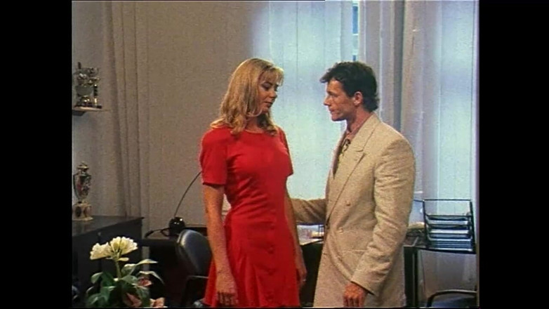 XTime Vod: White Venus和Kelly Trump。职业荡妇