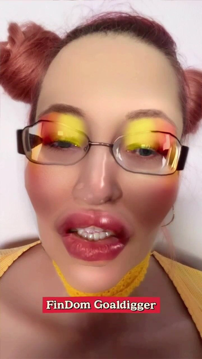 FinDom Goaldigger: Just One Look!