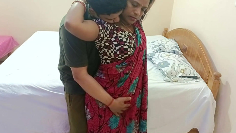 Popmini: Une voisine mignonne et sexy mariée à Seema la bhabhi se...