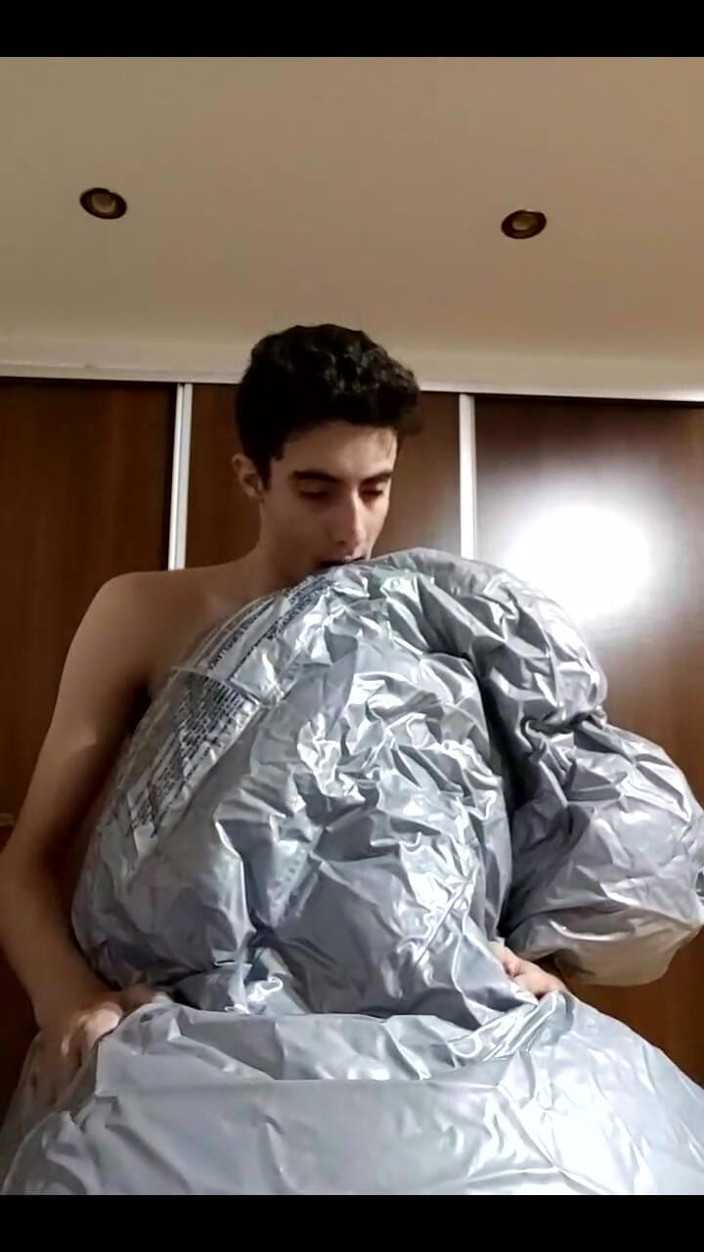 Floatie Boy: Vertikální Vid - kouření mnoho nafukovacích člunů při honění ve streamu
