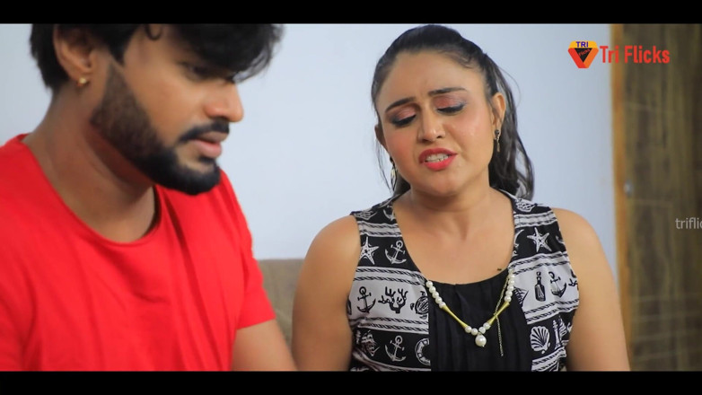 Triflicks: India chica folla con su novio secreto muy duro follando...